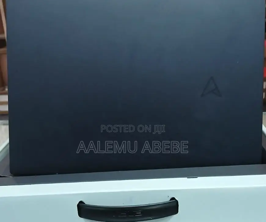 New Laptop Asus Zenbook 14 UX434 16GB AMD Ryzen 7 SSHD (Hybrid) 1T