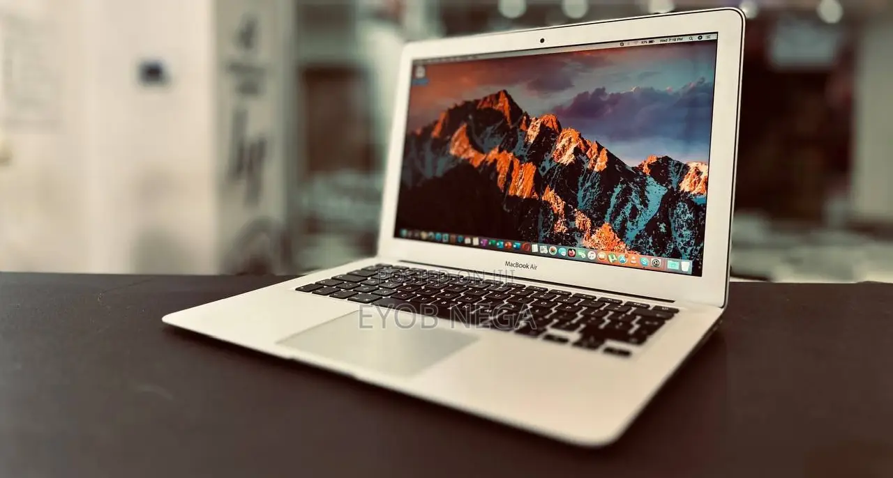 New Laptop Apple MacBook Air 2015 8GB Intel Core I7 SSD 512GB