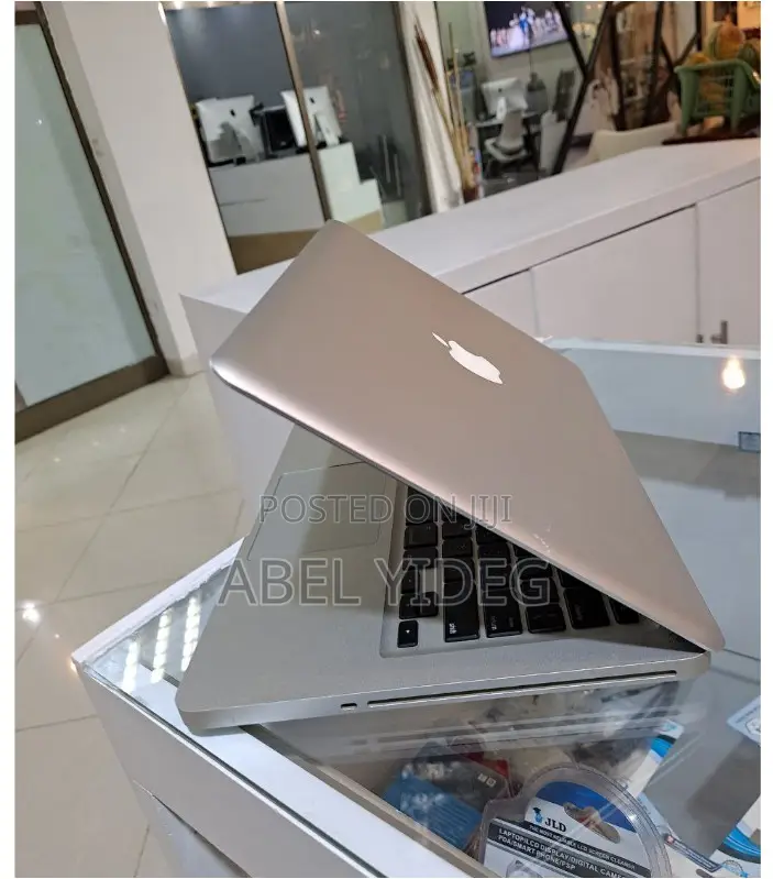 New Laptop Apple MacBook Pro 2012 8GB Intel Core 2 Duo HDD 320GB