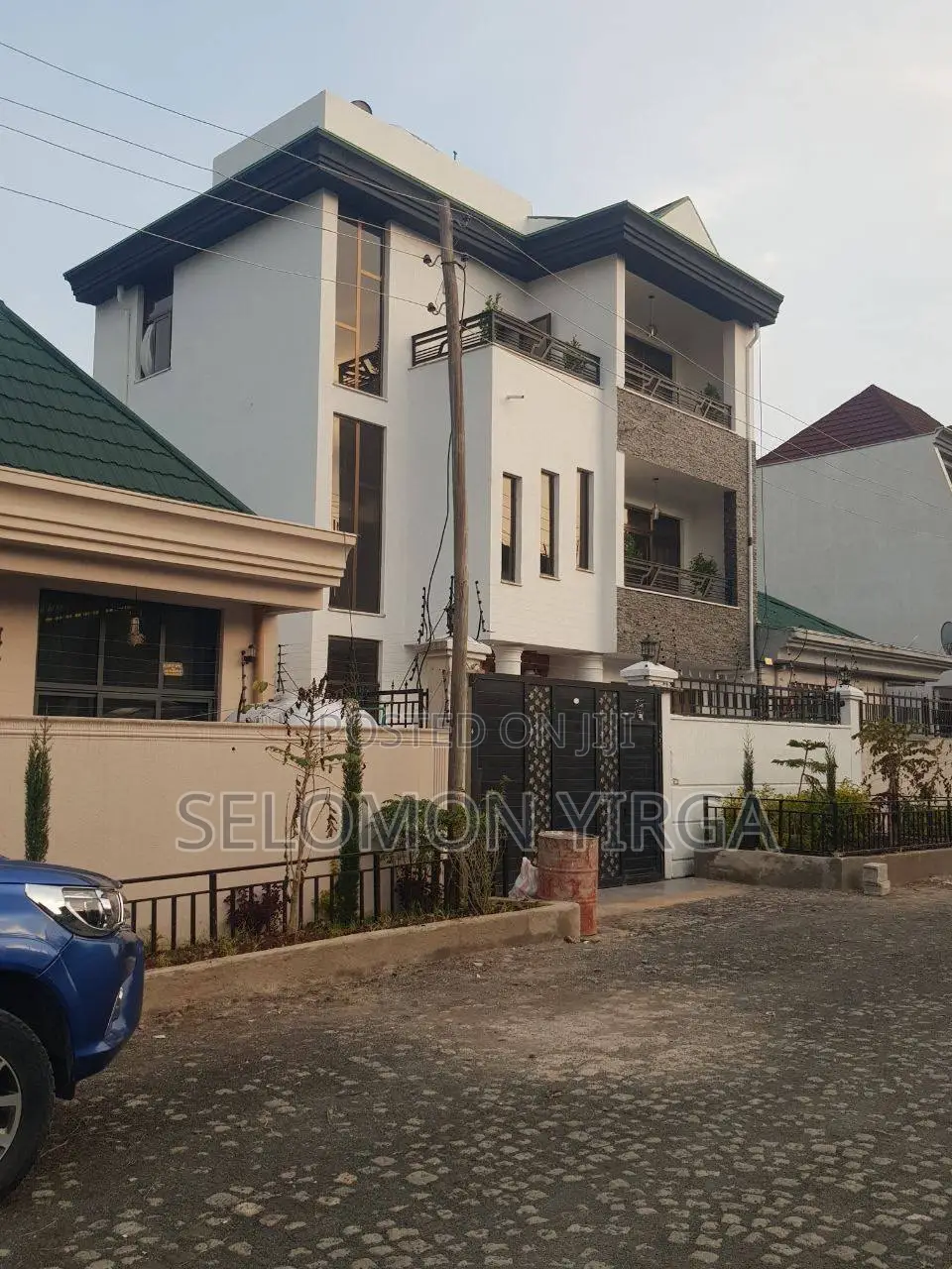 6bdrm House in Adis Abba, Bole for sale