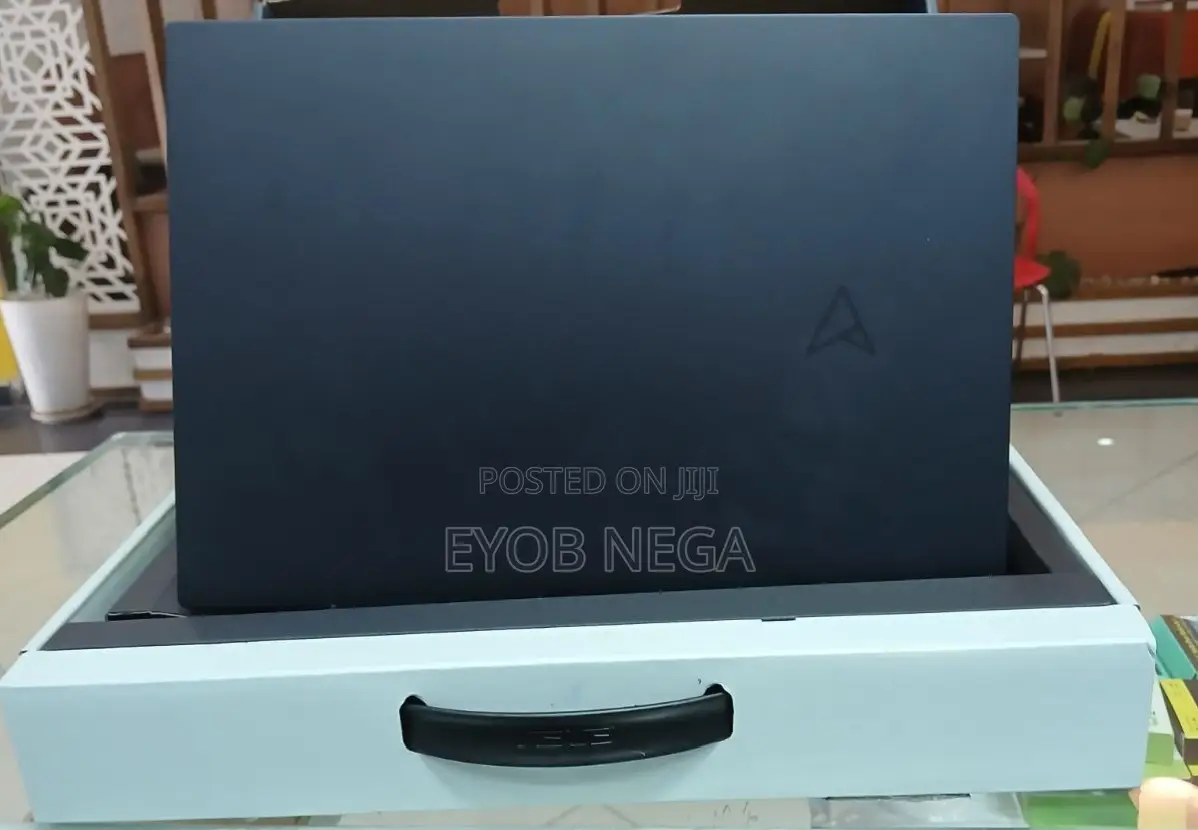 New Laptop Asus Zenbook 14 UX434 16GB AMD Ryzen 7 SSD 1T