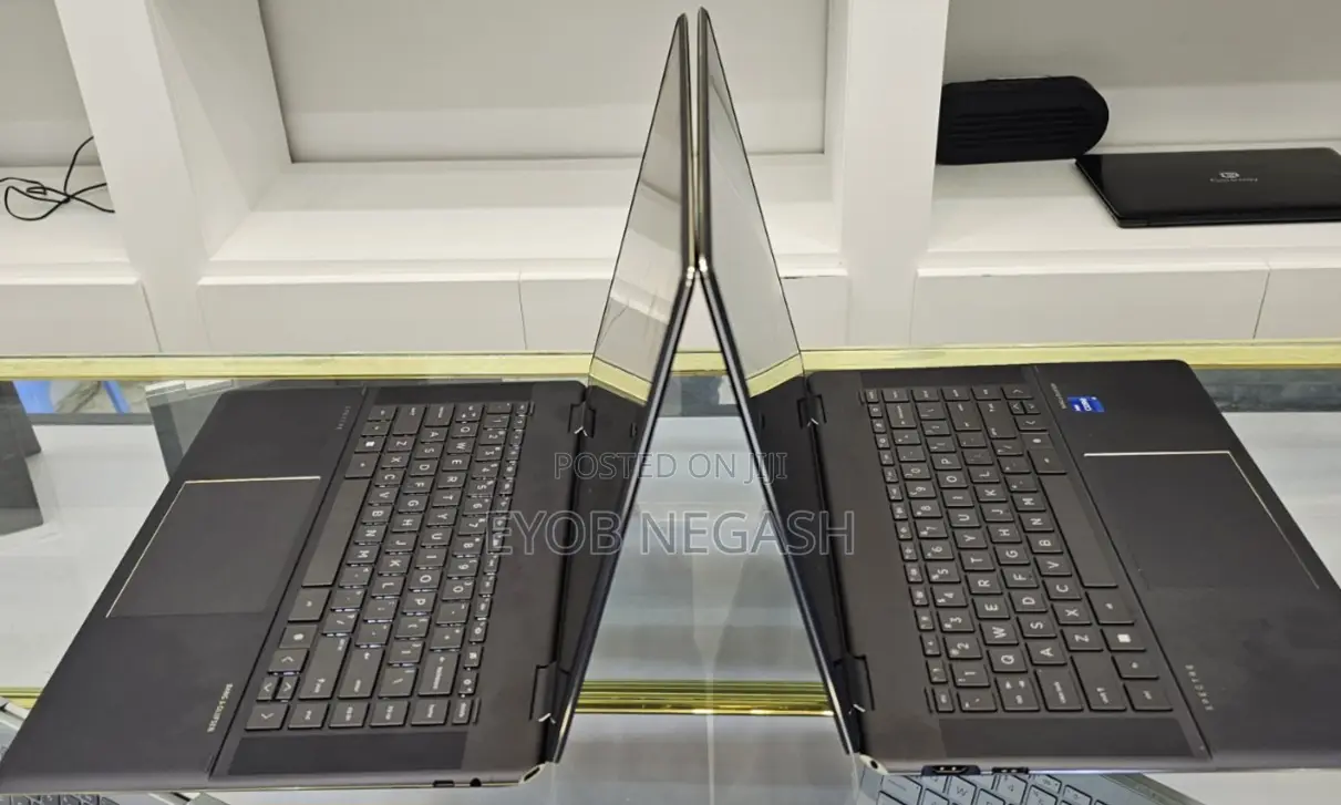 New Laptop HP Spectre X360 16GB Intel Core I7 SSD 512GB