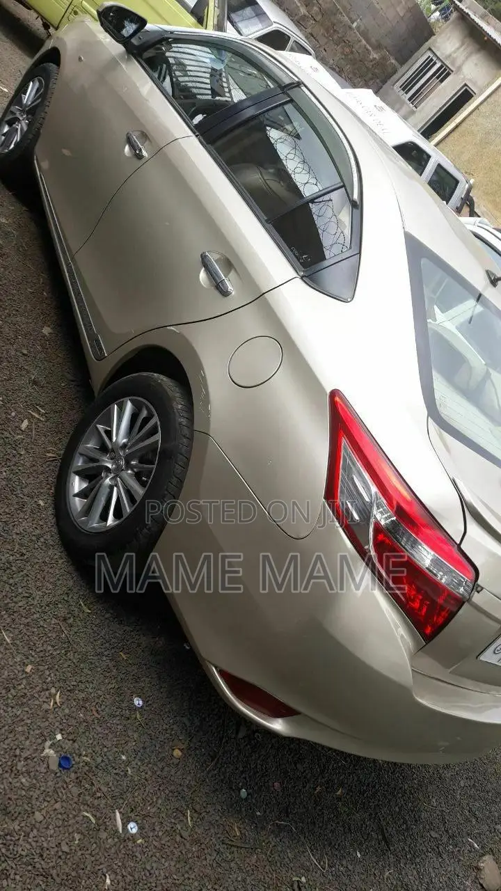 Toyota Yaris 2014 Silver