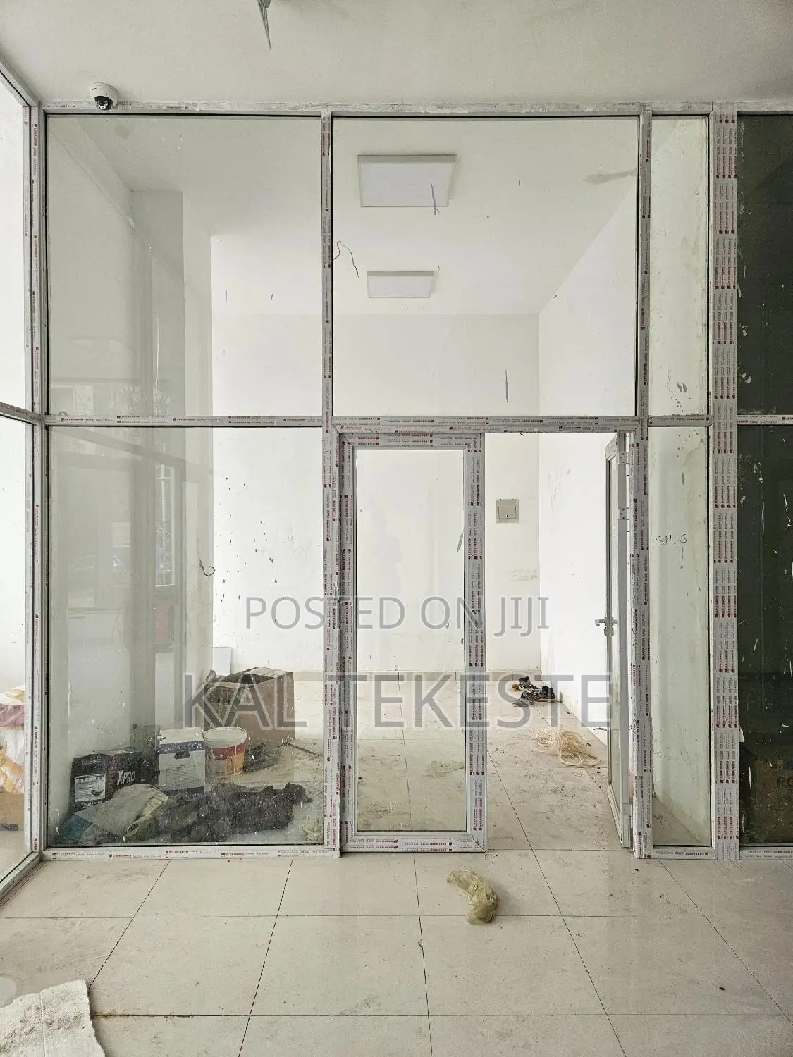 የንግድ ሱቆች በመሀል ቦሌ