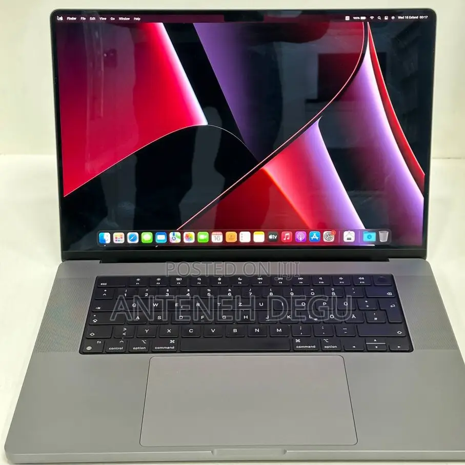New Laptop Apple MacBook Pro 2022 M2 16GB Apple M2 SSD 512GB