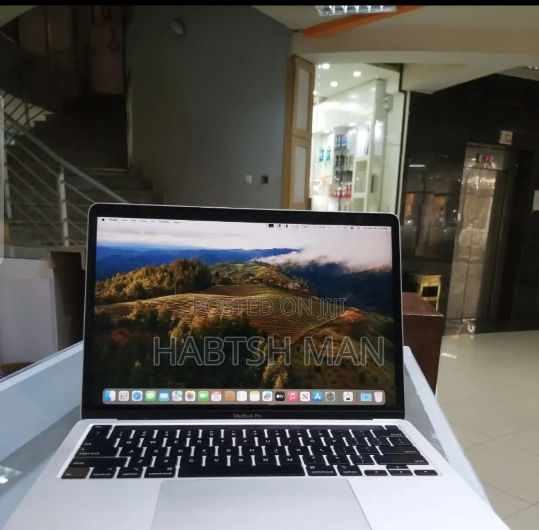 New Laptop Apple MacBook Pro 2020 8GB Intel Core I5 SSD 256GB