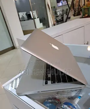 New Laptop Apple MacBook Pro 2012 8GB Intel Core 2 Quad HDD 320GB