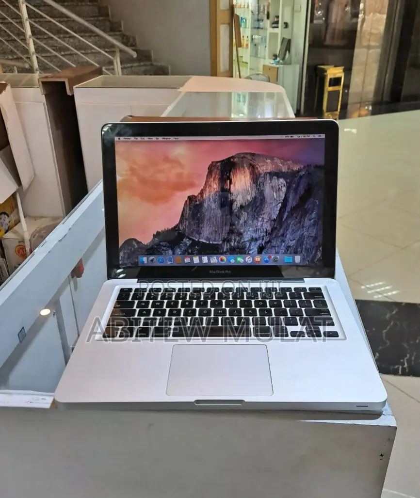 New Laptop Apple MacBook Pro 2012 8GB Intel Core 2 Quad HDD 320GB