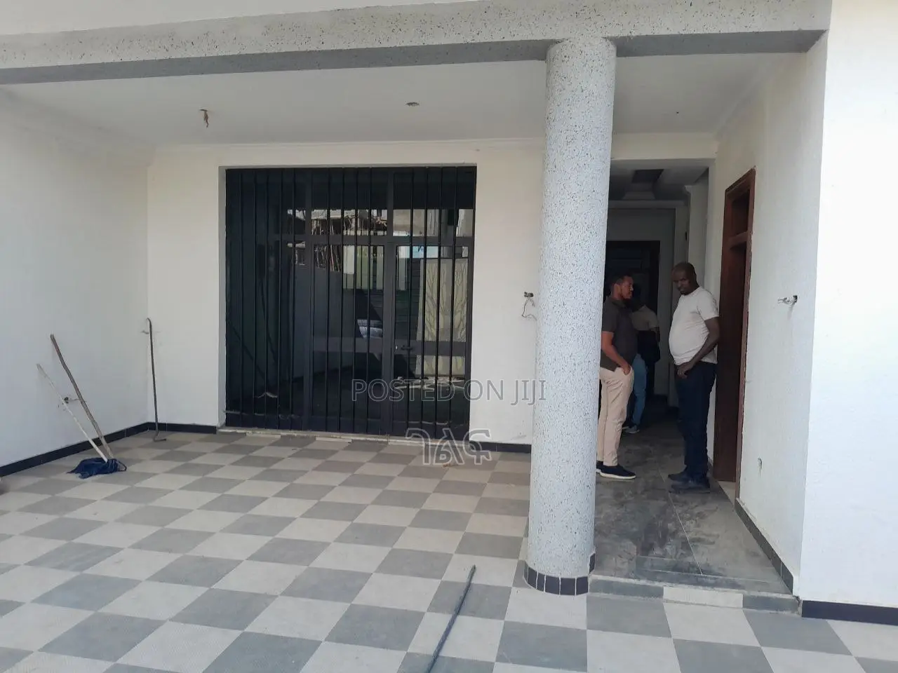 5bdrm House in አያት 49 ዲያስቦራ(ቦሌ አራብሳ, Bole for sale