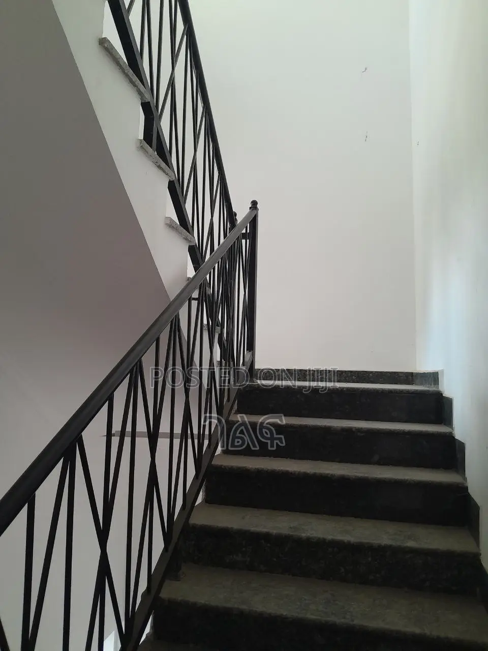 5bdrm House in አያት 49 ዲያስቦራ(ቦሌ አራብሳ, Bole for sale