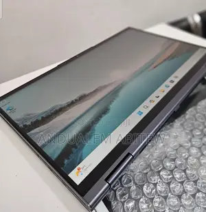 New Laptop Lenovo Yoga 700 8GB Intel Core I5 SSD 512GB