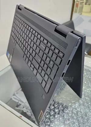 New Laptop Lenovo Yoga 700 8GB Intel Core I5 SSD 512GB
