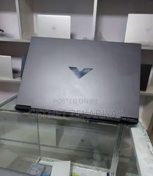 New Laptop HP Victus 16 8GB AMD Ryzen 7 SSD 1T