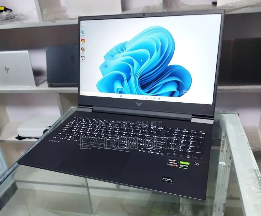 New Laptop HP Victus 16 8GB AMD Ryzen 7 SSD 1T