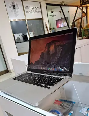 Photo - New Laptop Apple MacBook Pro 2012 8GB Intel Core I5 HDD 320GB