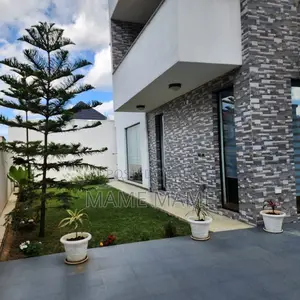 Photo - 6bdrm House in Addis Abeba, Bole for sale