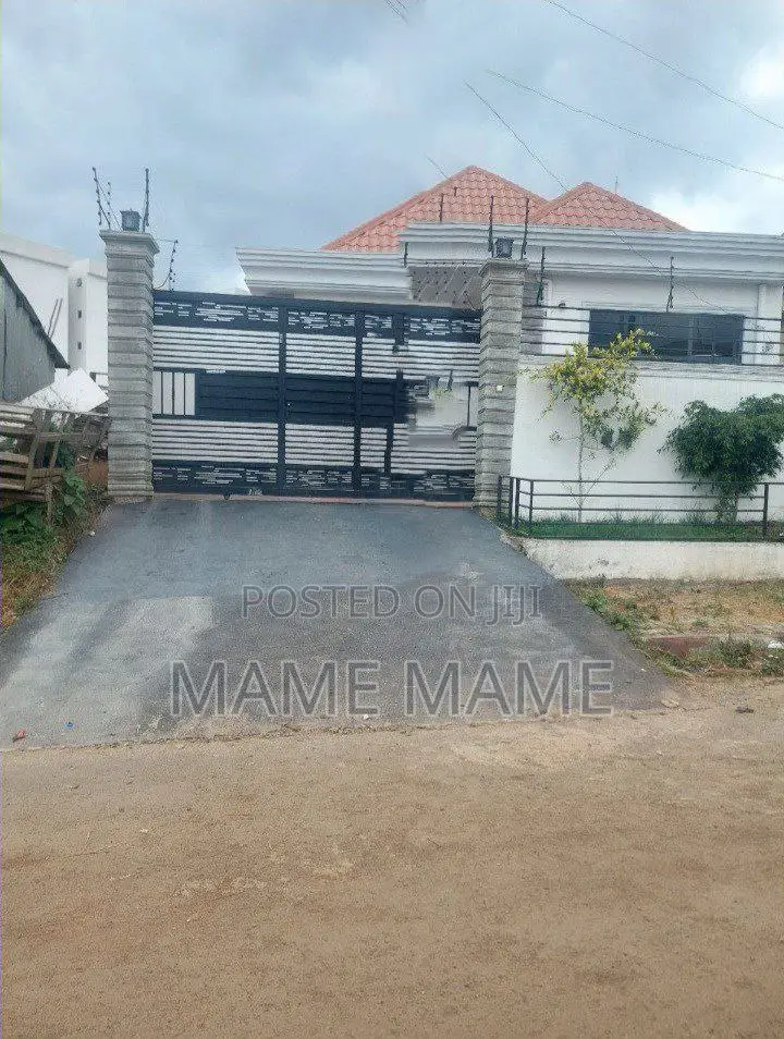 5bdrm Villa in Addis Abeba, Bole for sale