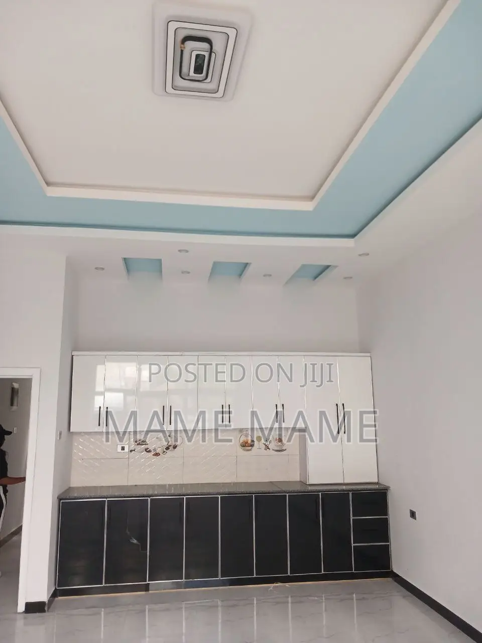 5bdrm Villa in Addis Abeba, Bole for sale