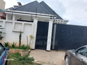 5bdrm Villa in Addis Abeba, Bole for sale