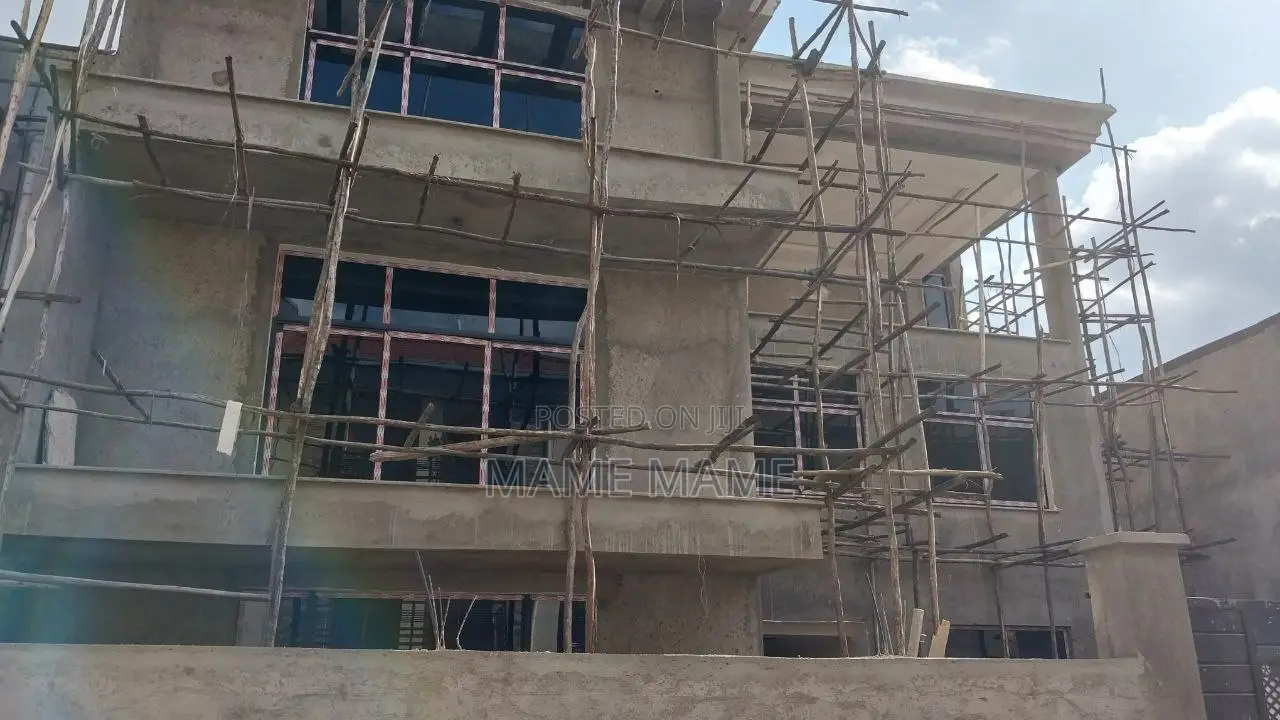 5bdrm House in Addis Abeba, Bole for sale