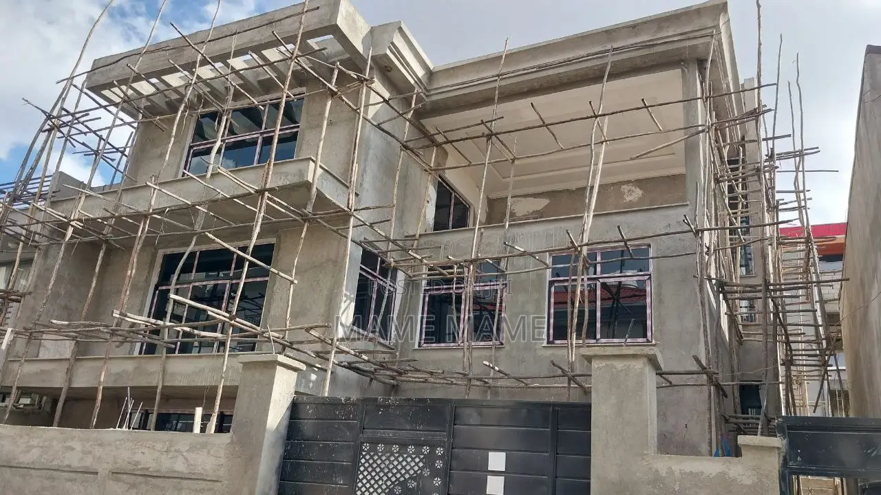 5bdrm House in Addis Abeba, Bole for sale