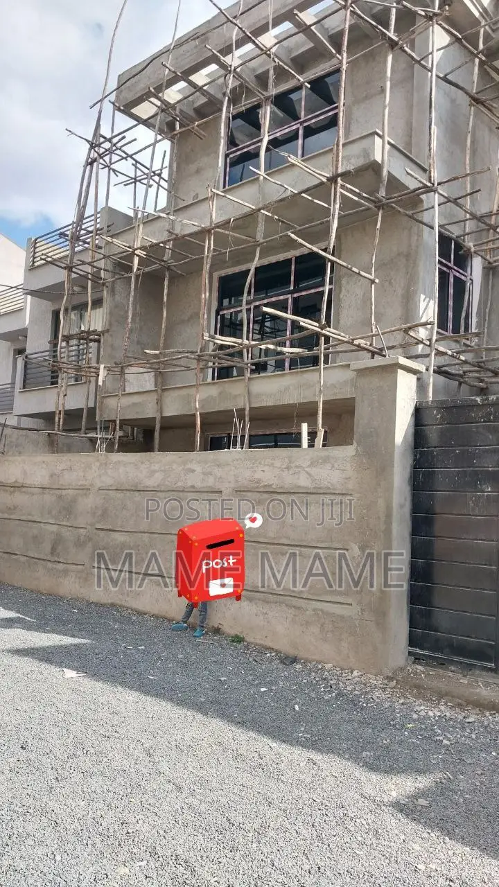 5bdrm House in Addis Abeba, Bole for sale