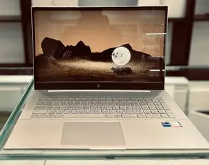 New Laptop HP Envy 17 16GB Intel Core I7 SSD 512GB