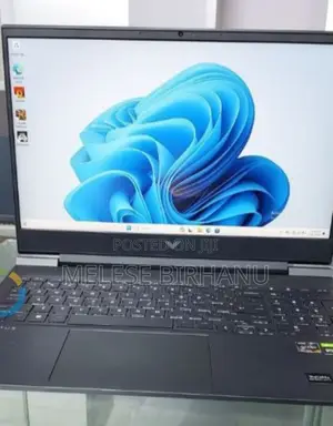 New Laptop HP 8GB AMD Ryzen 7 SSD 1T