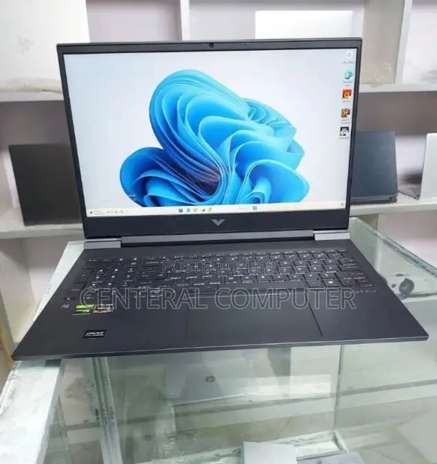 New Laptop HP 16GB AMD Ryzen 5 SSD 1T