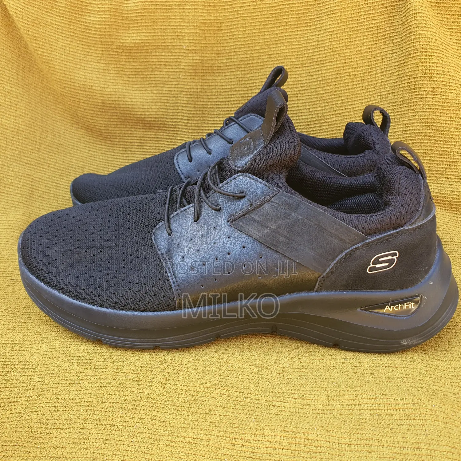 Skechers Shoe