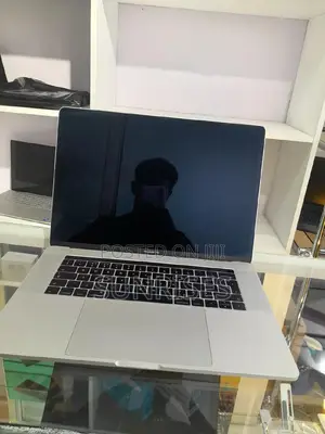 New Laptop Apple MacBook Pro 2016 16GB Intel Core I7 SSD 256GB