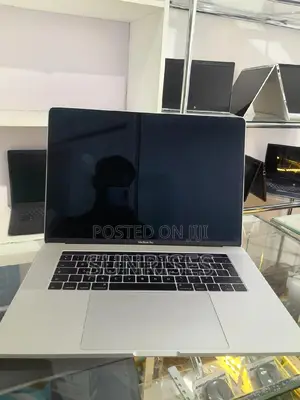 New Laptop Apple MacBook Pro 2016 16GB Intel Core I7 SSD 256GB