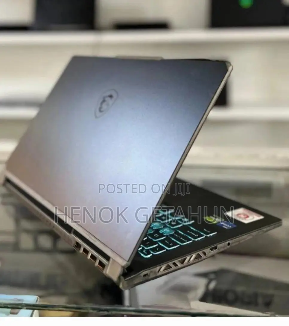 New Laptop MSI GP75 Leopard 16GB Intel Core i7 SSD 512GB