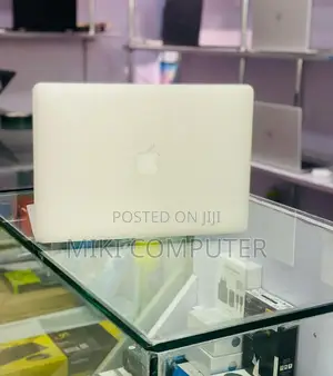 Photo - New Laptop Apple MacBook Pro 2017 8GB Intel SSD 128GB