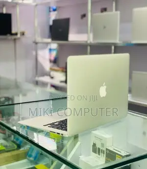 New Laptop Apple MacBook Pro 2017 8GB Intel SSD 128GB