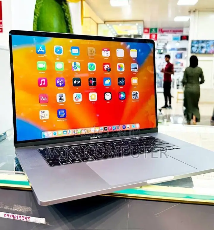 New Laptop Apple MacBook Pro 2019 16GB Intel Core I7 SSD 1T