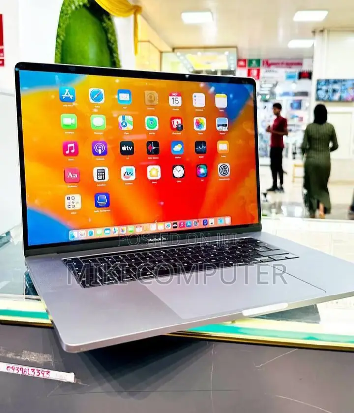 New Laptop Apple MacBook Pro 2019 16GB Intel Core I7 SSD 1T