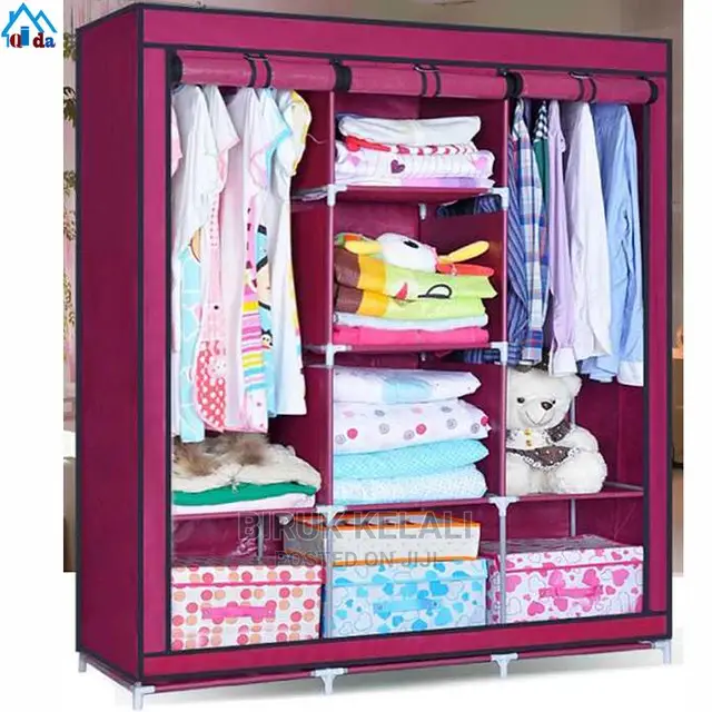 ዘመናዊ የልብስ መደርደሪያ