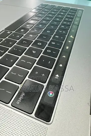 Photo - New Laptop Apple MacBook Pro 2018 16GB Intel Core I7 SSD 512GB