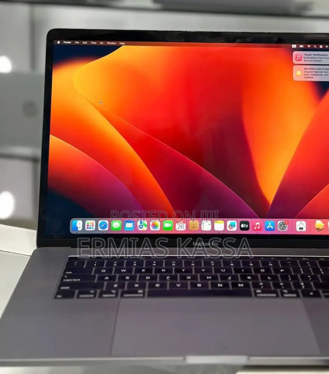New Laptop Apple MacBook Pro 2018 16GB Intel Core I7 SSD 512GB