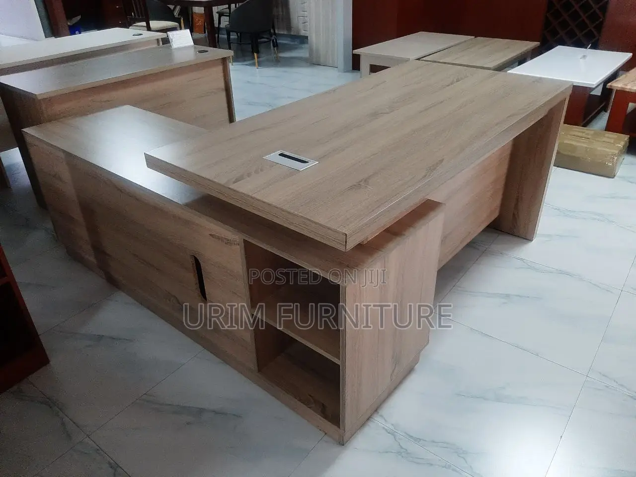 L-Shap Managerial Table 1.60 Metres