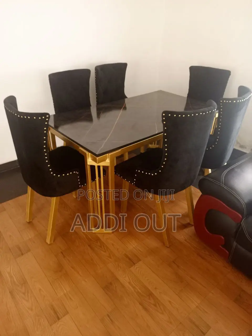 መመገቢያ ጠረጴዛ