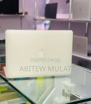 Photo - New Laptop Apple MacBook Pro 2017 8GB Intel Core I5 SSD 128GB