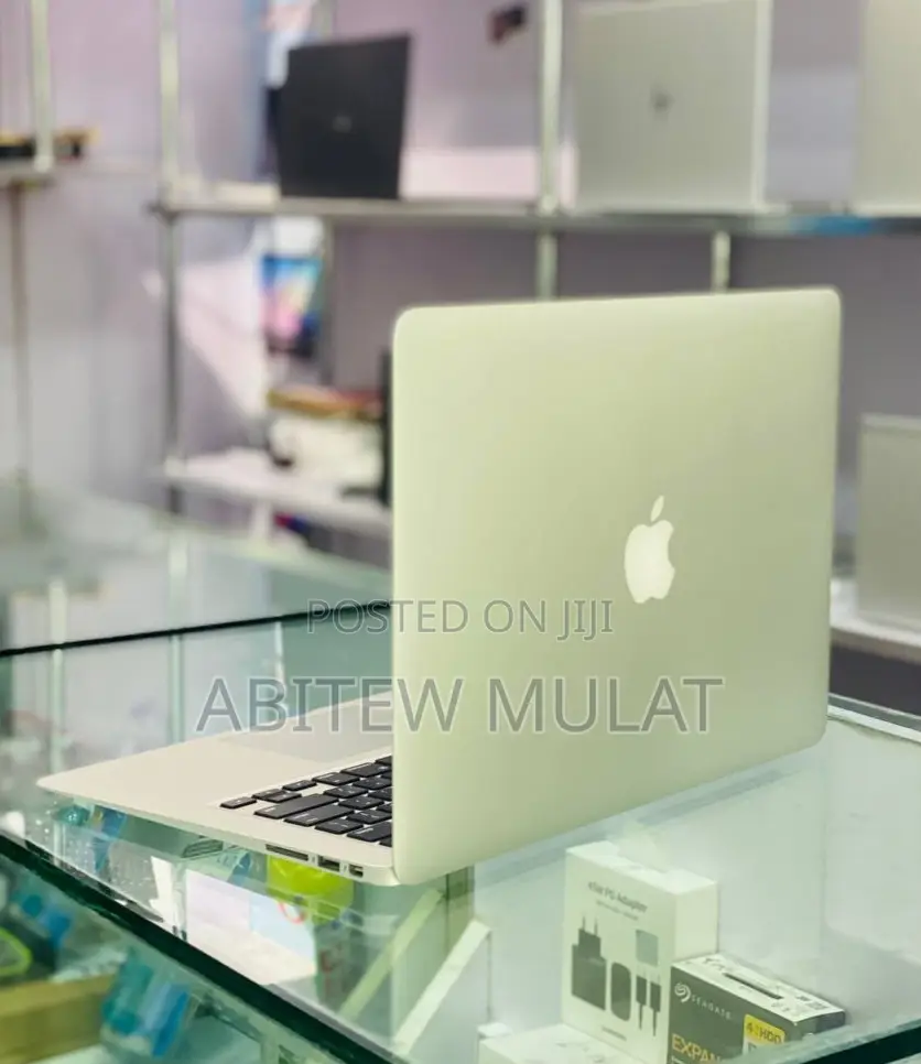 New Laptop Apple MacBook Pro 2017 8GB Intel Core I5 SSD 128GB