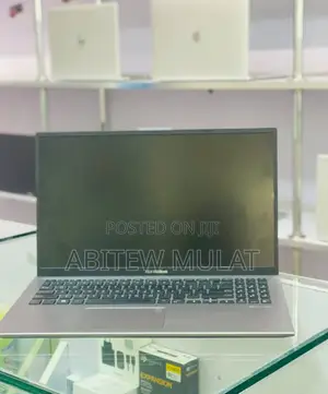 New Laptop Asus VivoBook 15 X505BA 8GB Intel Core I5 SSD 512GB