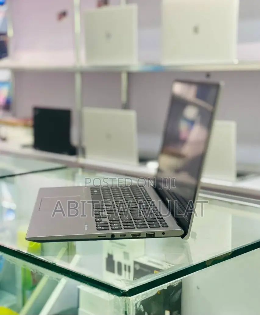 New Laptop Asus VivoBook 15 X505BA 8GB Intel Core I5 SSD 512GB