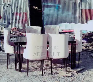 መመገቢያ ጠረጴዛ