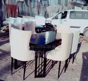 መመገቢያ ጠረጴዛ