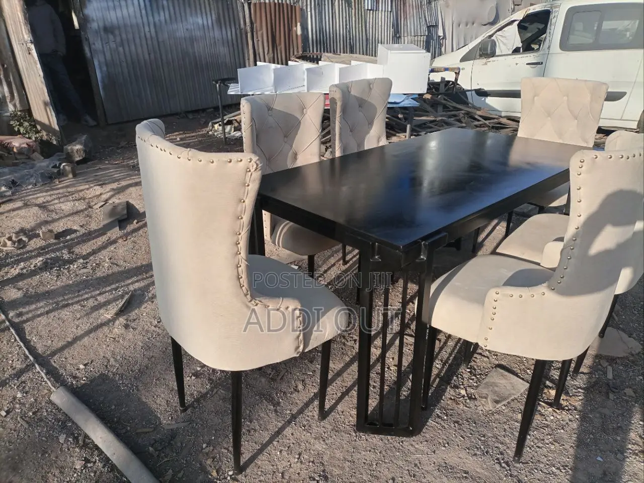 መመገቢያ ጠረጴዛ