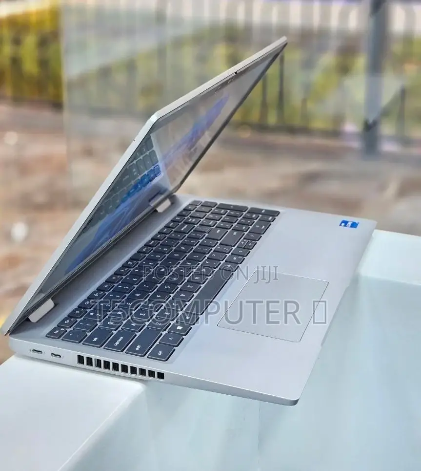 New Laptop Dell Precision 3561 16GB Intel Core I7 SSD 512GB